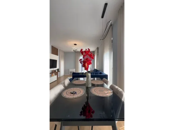 Tirane, shitet apartament 1+1+Ballkon Kati 5, 82 m² 1.550.000 € (Apartament 1+1 për shitje tek Oxhaku)