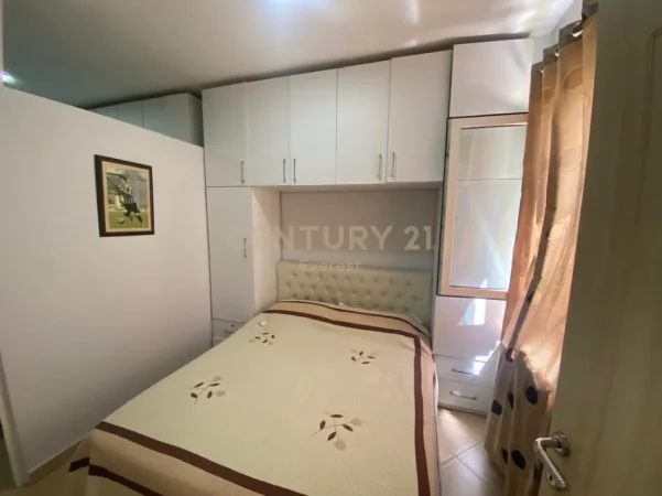 Tirane, shitet apartament 2+1 Kati 3, 90 m² 130.000 € (Fresku)