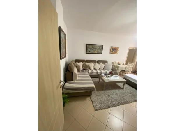 Tirane, shitet apartament 2+1 Kati 3, 90 m² 130.000 € (Fresku)