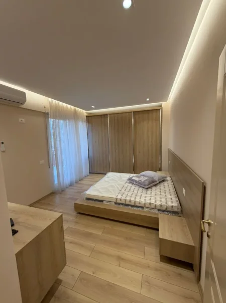 Tirane, jepet me qera apartament 2+1 Kati 5, 110 m² 1.000 € (Don Bosko)