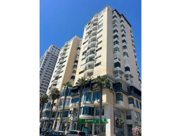 Durres, shitet apartament 2+1+Aneks+Ballkon Kati 8, 105 m² 370.000 € (Vollga)