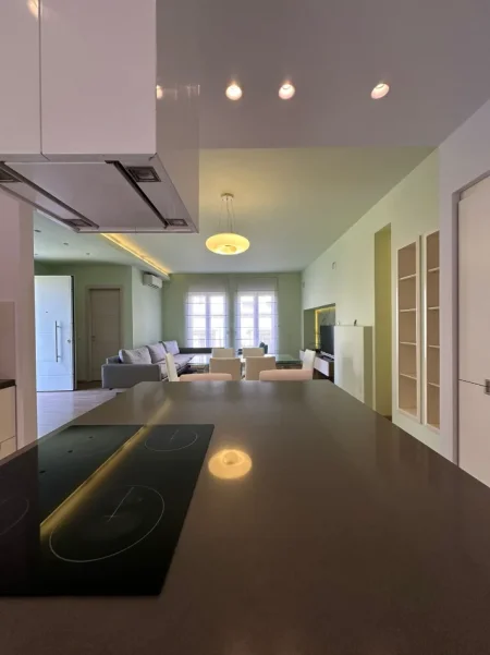 Tirane, jepet me qera Vile , 250 m² 2.700 € (WHITE HOUSE TEG)