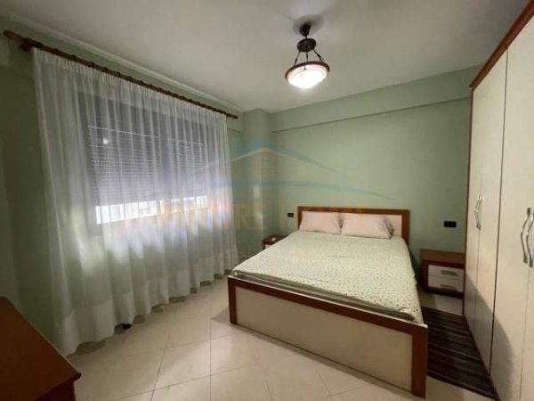Tirane, jepet me qera apartament 1+1+BLK Kati 10, 70 m² 500 Euro (farmacia 10)