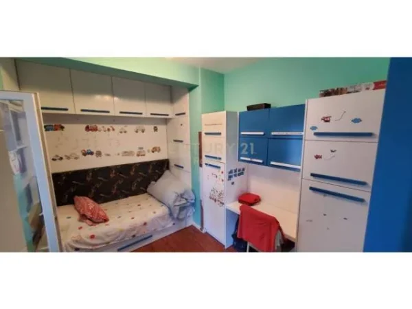 Tirane, jepet me qera apartament 102 m² 800 Euro