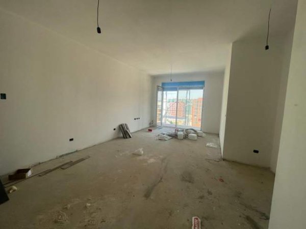 Tirane, shitet apartament 1+1+BLK Kati 7, 105.200 Euro (bulevardi i ri)