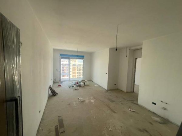 Tirane, shitet apartament 1+1 Kati 7, 105.270 Euro (Bulevardi Ri)