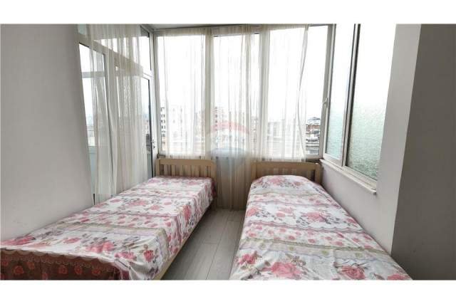 Tirane, jepet me qera apartament 2+1+BLK Kati 5, 90 m² 600 Euro (Rr. Petro Nini Luarasi)