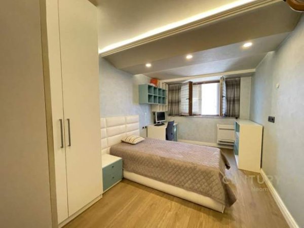 Tirane, jepet me qera Vile Kati 4, 837 m² 6.000 Euro (Tirana e Re)