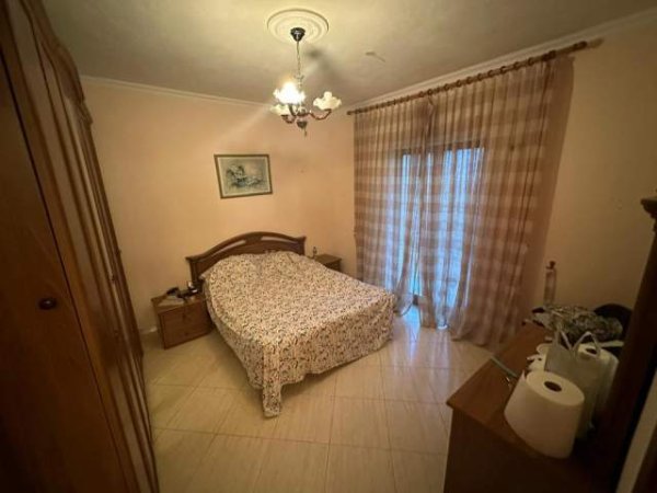 Tirane, jepet me qera Vile 2+1+BLK Kati 4, 130 m² 500 Euro