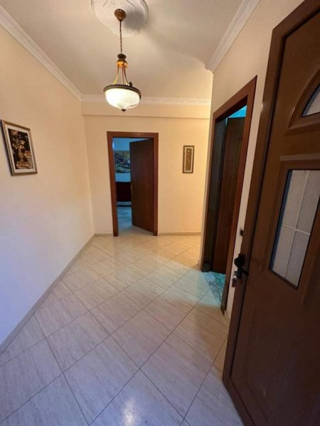 Tirane, jepet me qera Vile 2+1+BLK Kati 4, 130 m² 500 Euro