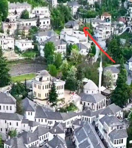 Gjirokaster, shitet Vile 400 m² 180.000 Euro (Astrit Karagjozi, zona muzeale)