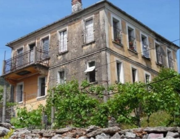 Gjirokaster, shes Vile 3 Katshe Kati 3, 400.000 Euro (Lagjja Palorto, Gjirokaster)