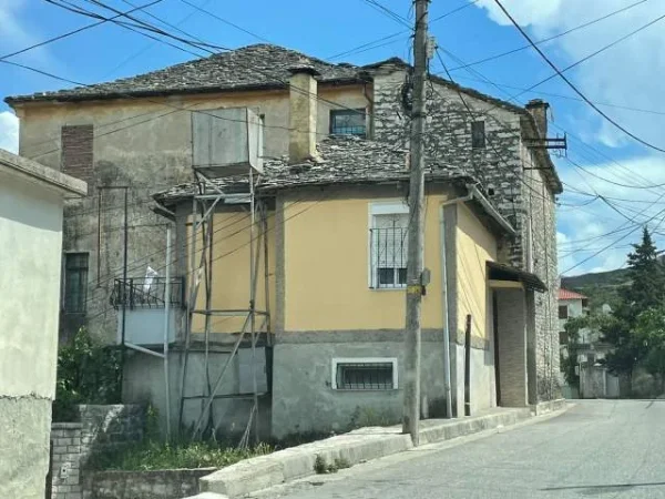 Gjirokaster, shes Vile 3 Katshe Kati 3, 400.000 Euro (Lagjja Palorto, Gjirokaster)