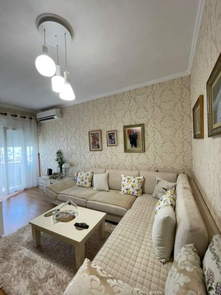 Tirane, shitet apartament 1+1+BLK 60 m² 132.000 Euro (Qender)