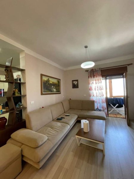 Tirane, shitet apartament 2+1+BLK 111 m² 222.000 Euro (Qender)