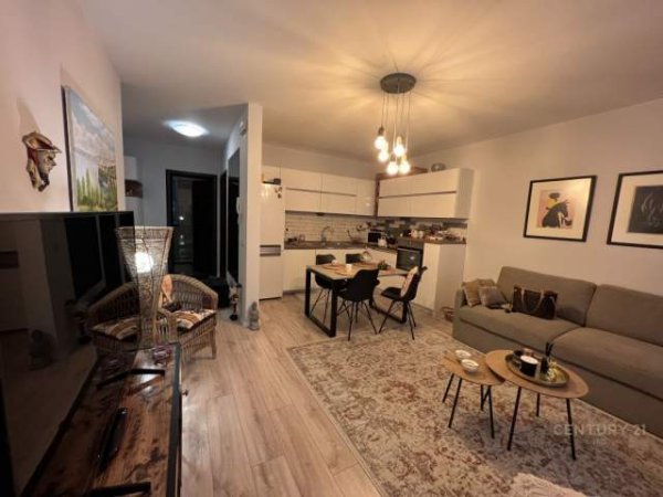 Tirane, jap me qera apartament 1+1 Kati 2, 68 m² 600 Euro (kodra e diellit 1)