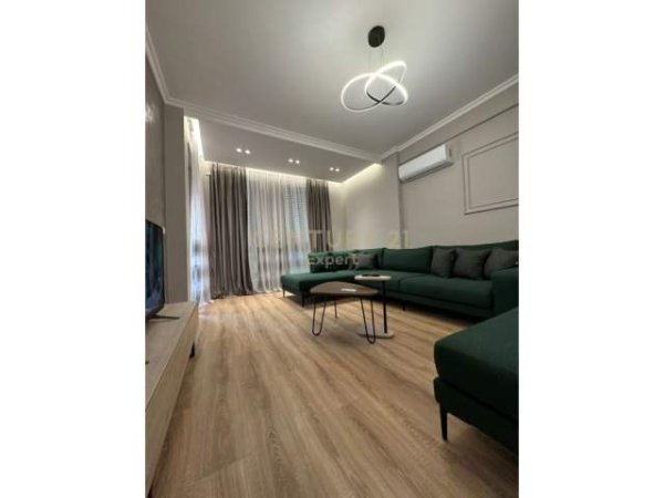 Tirane, jap me qera apartament 1+1 Kati 2, 78 m² 700 Euro (prane ring center)