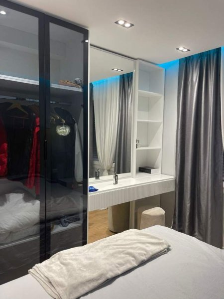Tirane, jepet me qera apartament 2+1+BLK Kati 6,  cmimi 800€ (Fusha Aviacionit),
