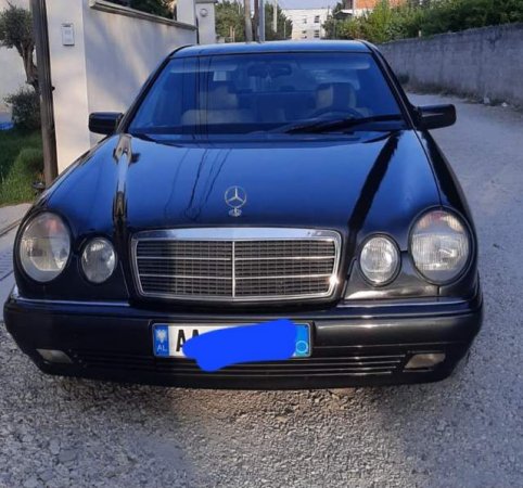 Fier, shitet makine Mercedes-Benz 3500 Euro