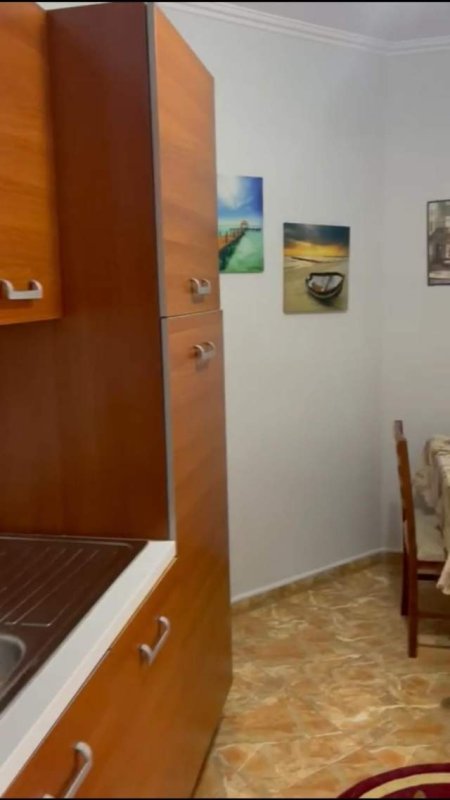 Tirane, jepet me qera apartament 1+1 Kati 3, 70 m² 600 Euro (rruga e Kosovareve)