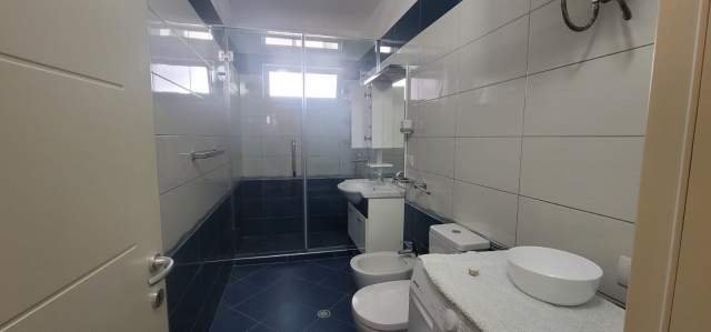 !!Dhene!!Durres, jepet me qera apartament 2+1+BLK Kati 7, 100 m² 350 Euro (Tek Drejtoria e Policise, Durres)