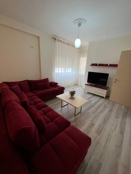 Tirane, jepet me qera apartament 1+1+A+BLK Kati 5, 65 m² 40.000 Leke