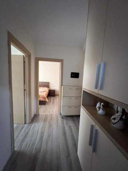 Tirane, jepet me qera apartament 1+1+A+BLK Kati 5, 65 m² 40.000 Leke