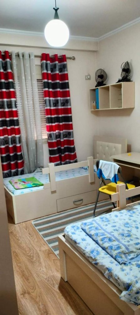 Tirane, jepet me qera apartament 2+1+BLK Kati 5, 101 m² 500 Euro
