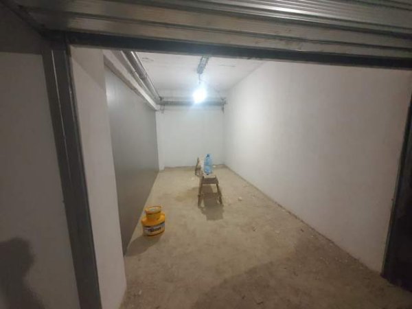 Tirane, shitet garazh Kati -1, 26 m² 50.000 Euro (Ali Demi)