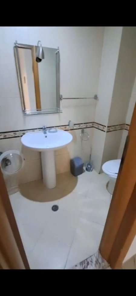 Tirane, jepet me qera apartament 2+1+BLK Kati 6, 120 m² 47.000 Leke (reshit petrela)