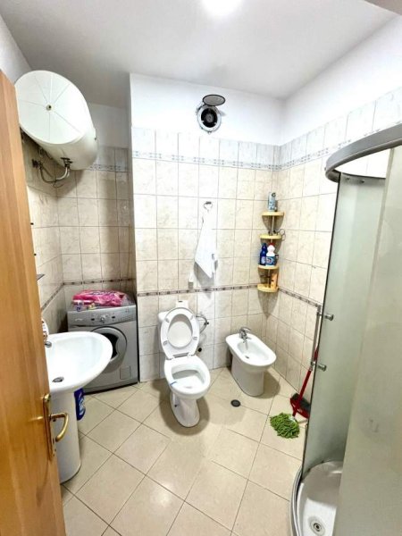 Tirane, jepet me qera apartament 2+1+BLK Kati 3, 95 m² 500 Euro (Durres)