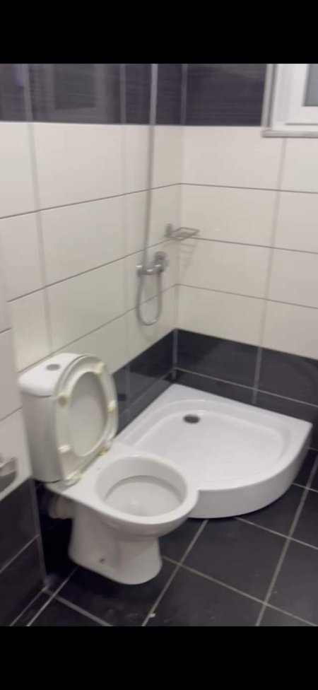 Tirane, jepet me qera apartament 1+1 Kati 1, 65 m² 400 Euro (5 maj)