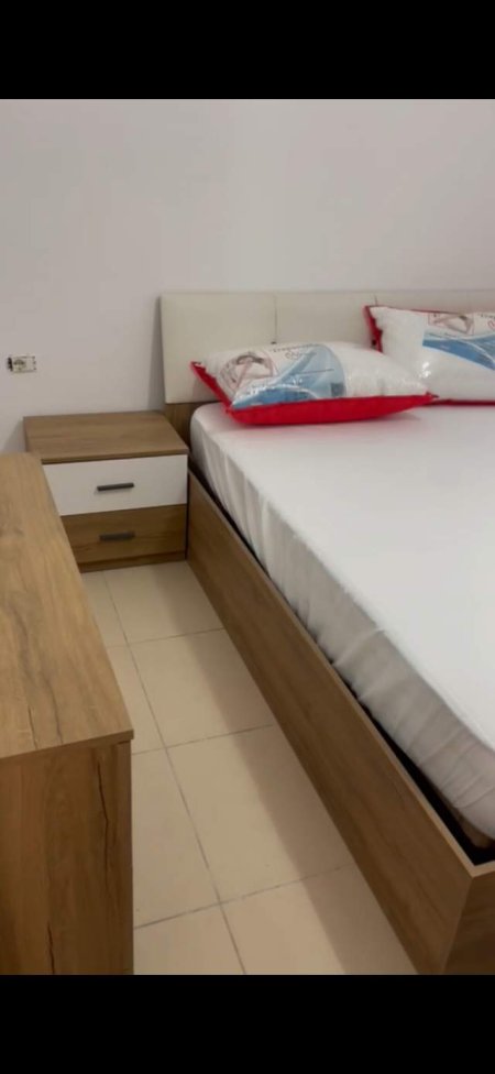 Tirane, jepet me qera apartament 1+1 Kati 1, 65 m² 400 Euro (5 maj)