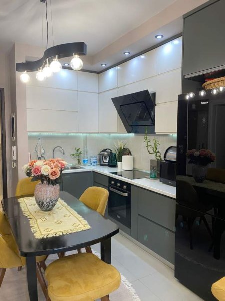Tirane, jepet me qera apartament 1+1+BLK Kati 4, 70 m² 700 Euro (Stadiumi Dinamo)