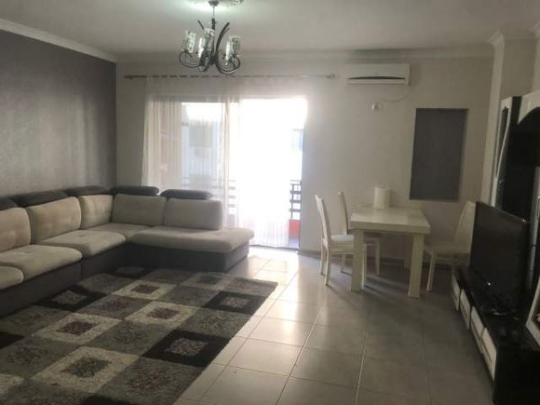 Tirane, jepet me qera apartament 2+1+BLK Kati 3, 85 m² 400 Euro (yzberisht)