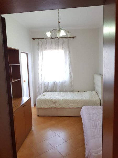 Tirane, jepet me qera apartament 3+1+BLK Kati 4, 130 m² 550 Euro (Pran Globe)
