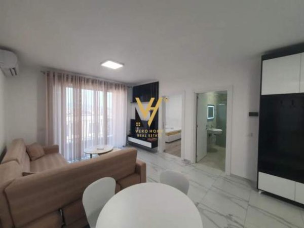 Tirane, jepet me qera apartament 2+1 Kati 5, 110 m² 650 Euro (oxhaku)