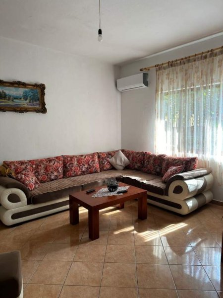 Tirane, jepet me qera apartament 1+1+BLK Kati 3, 70 m² 45.000 Leke