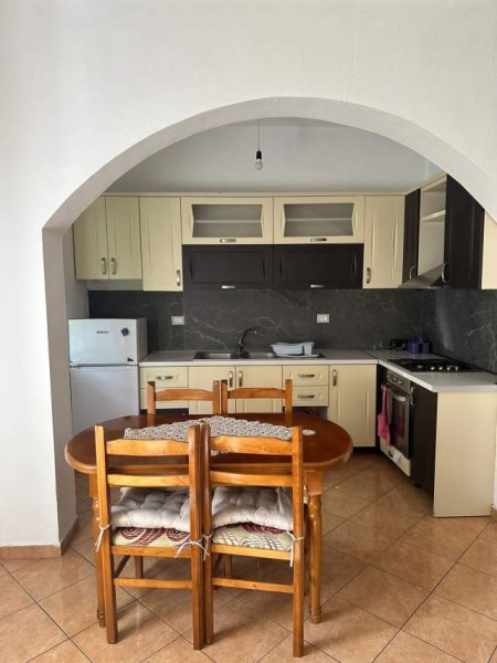 Tirane, jepet me qera apartament 1+1+BLK Kati 3, 70 m² 45.000 Leke