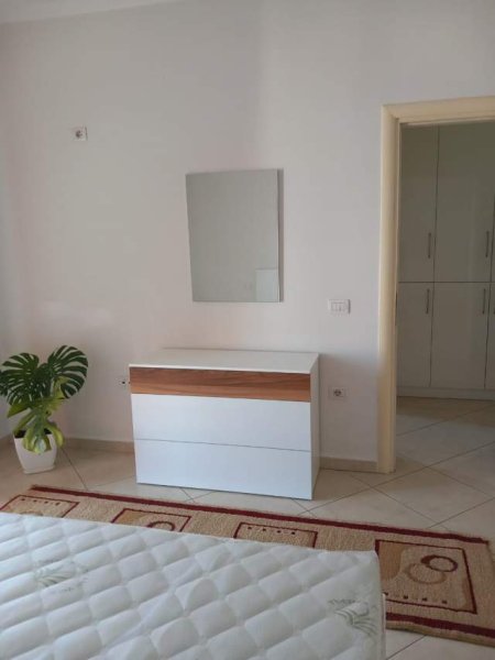 Tirane, jepet me qera apartament 2+1+BLK Kati 8, 85 m² 40.000 Leke