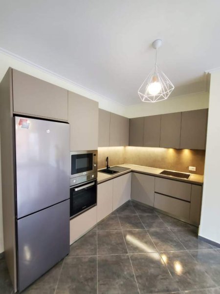 Tirane, jepet me qera apartament 2+1+BLK Kati 2, 110 m² 600 Euro (Pazari i ri)