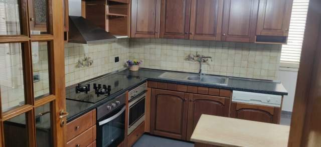 Tirane, jepet me qera apartament 2+1+BLK Kati 2, 130 m² 700 Euro (Rruga Fortuzi)