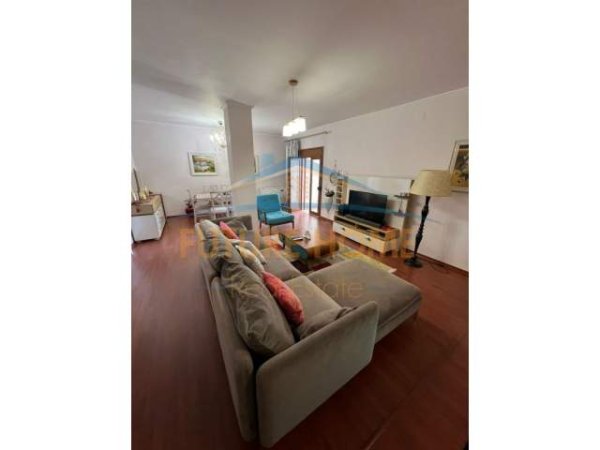 Tirane, shitet apartament 2+1 Kati 7, 129 m² 320.000 Euro (Bllok)