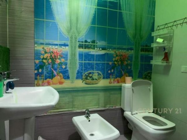 Tirane, jepet me qera apartament 101 m² 450 Euro (kodra diellit)