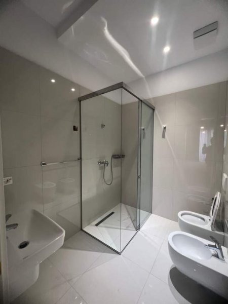 Tirane, jepet me qera apartament 2+1+BLK Kati 6, 121 m² 900 Euro (Kompleksi Delijorgji)