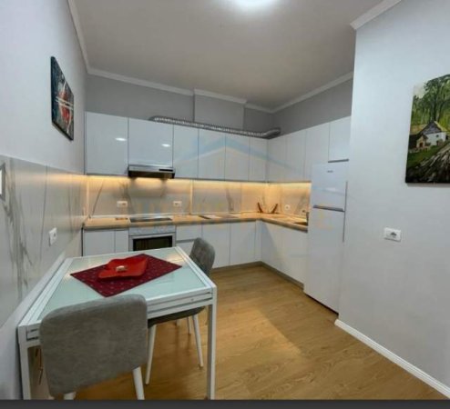 Tirane, Jepet me Qira 1+1 Kati 2, 95 m² 500 Euro (5 Maji)