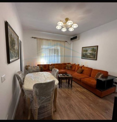 Tirane, jepet me qera apartament 2+1 Kati 2, 500 Euro (Mine Peza)