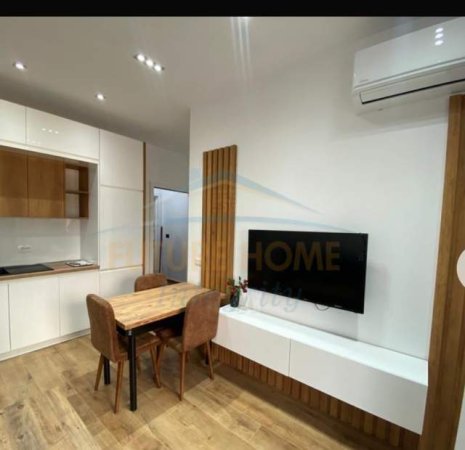 Tirane, jepet me qera apartament 2+1 Kati 12, 90 m² 1.200 Euro (Komuna e parisit)