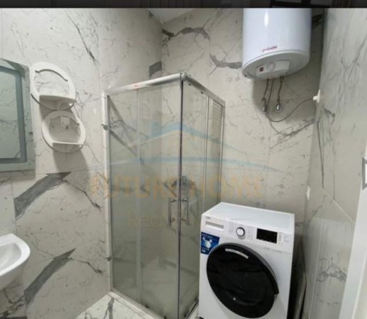 Tirane, jepet me qera apartament 1+1 Kati 10, 70 m² 500 Euro (Farmacia 10)