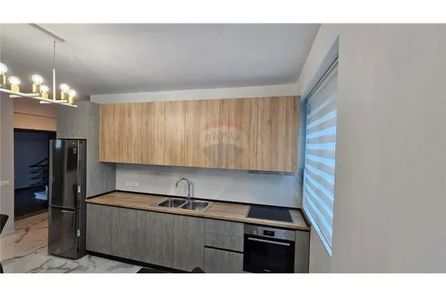 Tirane, jepet me qera apartament 2+1 Kati 4, 82 m² 600 Euro